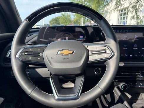 Certified 2025 Chevrolet Traverse High Country FWD image 15