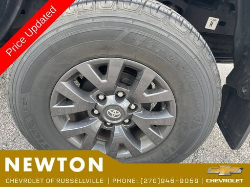 Used 2022 Toyota Tacoma SR5 w/ SR5 Appearance Package (SM) AWD/4WD image 37
