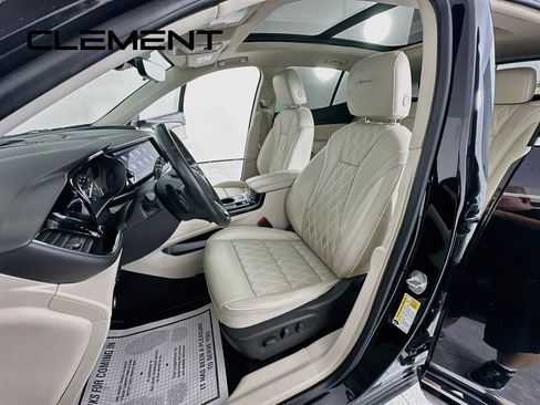 Used 2022 Buick Envision Avenir w/ Technology Package II AWD/4WD image 31