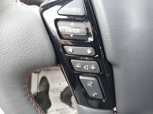 Used 2025 Nissan Frontier PRO-4X AWD/4WD image 28