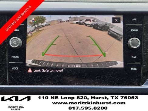 Used 2024 Volkswagen Taos SE w/ Panoramic Sunroof Package FWD image 8