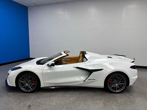 Used 2023 Chevrolet Corvette Z06 w/ Chrome Exterior Badge Package image 6