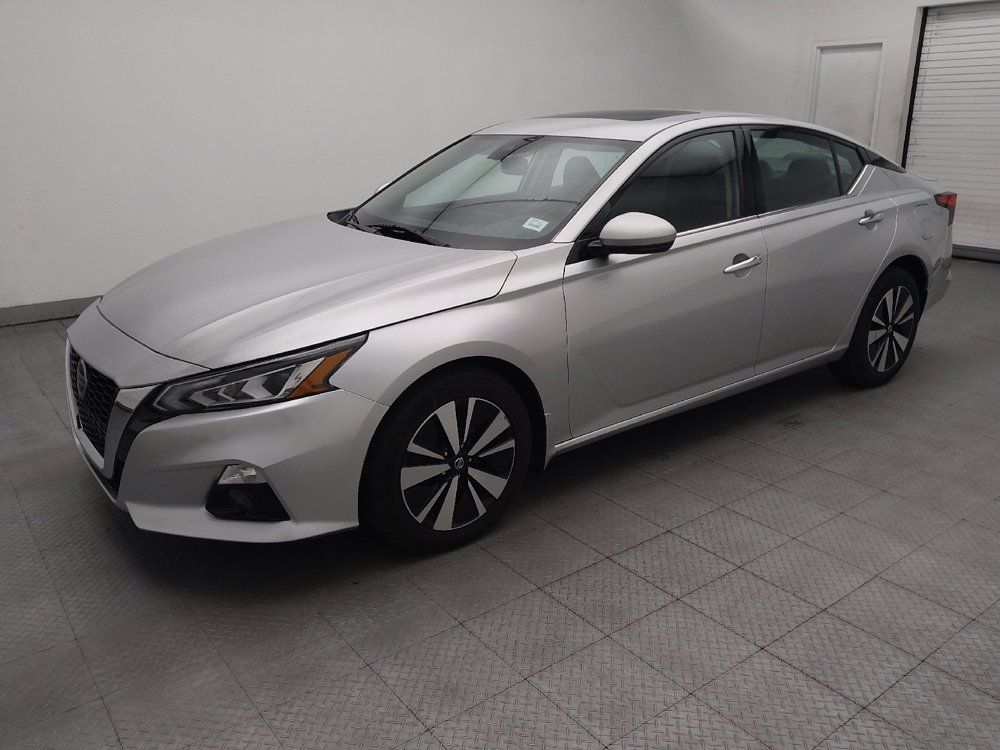 Used 2020 Nissan Altima 2.5 SV AWD/4WD image 2