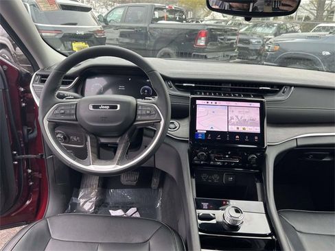 Certified 2023 Jeep Grand Cherokee Limited image 15