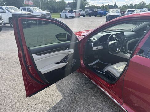 Used 2018 Honda Accord EX-L image 11