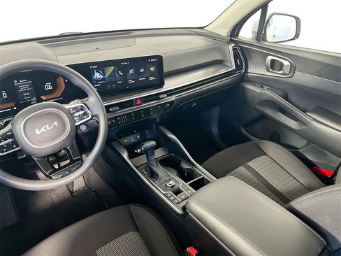 Certified 2024 Kia Sorento LX image 21