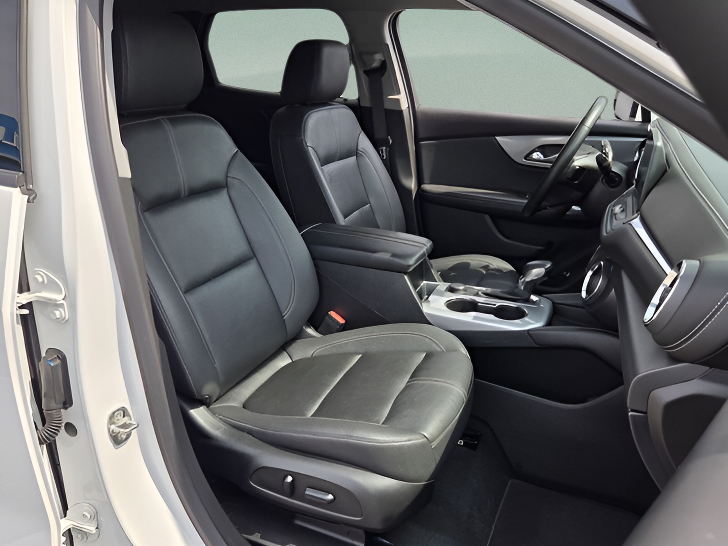 Used 2024 Chevrolet Blazer LT FWD image 15