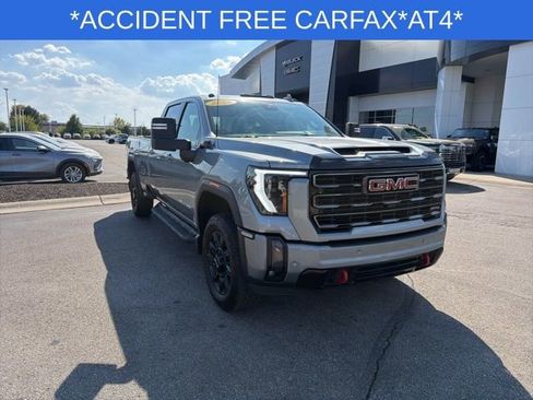 Used 2024 GMC Sierra 2500 AT4 w/ AT4 Preferred Package image 3