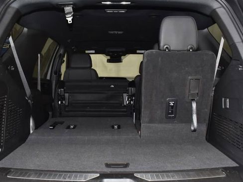 Used 2025 Chevrolet Tahoe Z71 image 34