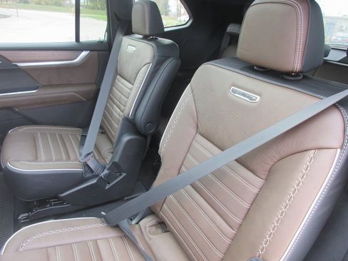 New 2026 GMC Acadia Denali Ultimate image 11