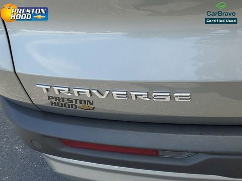 Used 2025 Chevrolet Traverse LT FWD image 10