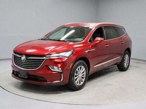 Used 2024 Buick Enclave Premium image 8