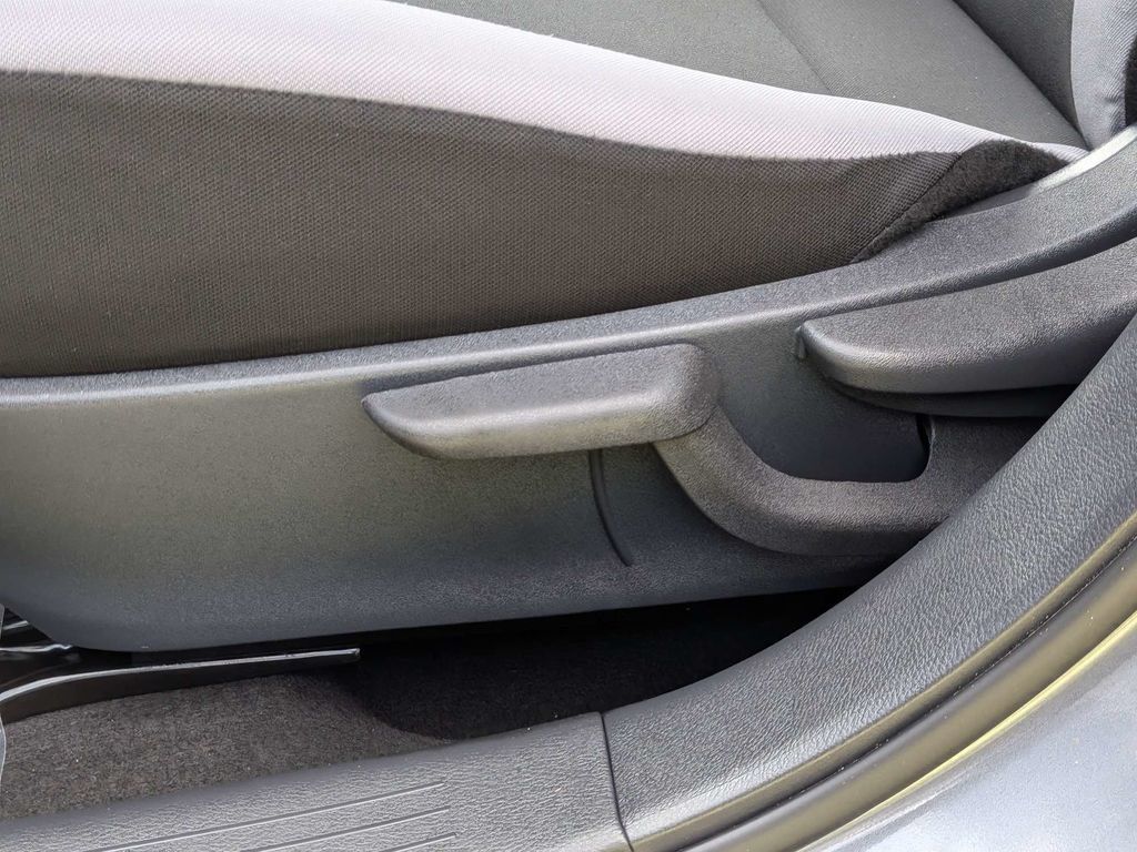 Used 2025 Nissan Versa S w/ Trunk Package FWD image 18