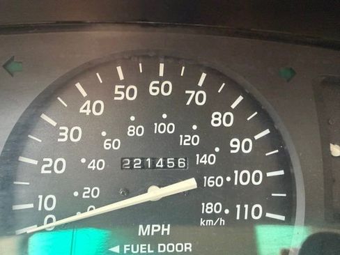 Used 2002 Toyota Tacoma 2WD Regular Cab image 10