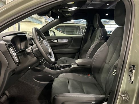 Certified 2023 Volvo C40 P8 Recharge Ultimate AWD/4WD image 10