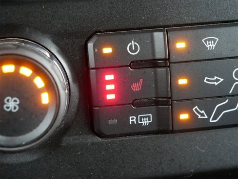 Certified 2022 Ford F250 XLT w/ XLT Premium Package image 27