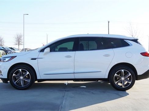 Used 2019 Buick Enclave Essence w/ LPO, Sport Appearance Package image 6