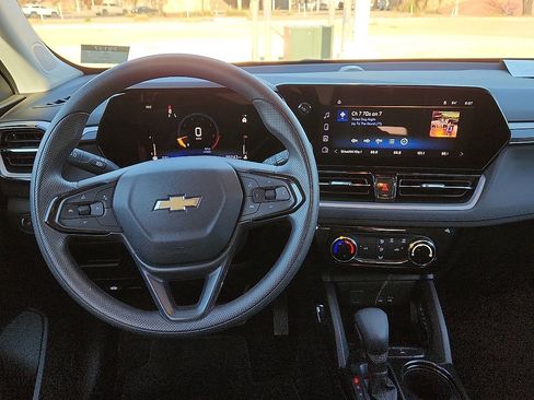 Used 2025 Chevrolet TrailBlazer LT image 6