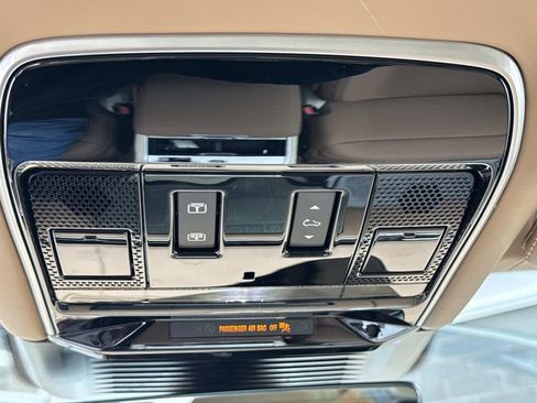 New 2026 Land Rover Range Rover SV AWD/4WD image 25