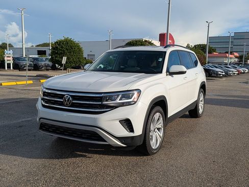 Certified 2023 Volkswagen Atlas SE FWD image 2