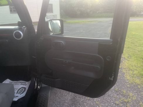 Used 2008 Jeep Wrangler Sahara w/ Dual Top Group AWD/4WD image 24