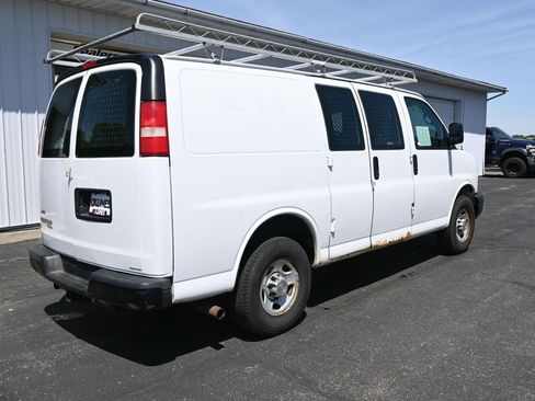 Used 2014 Chevrolet Express 3500 RWD image 4