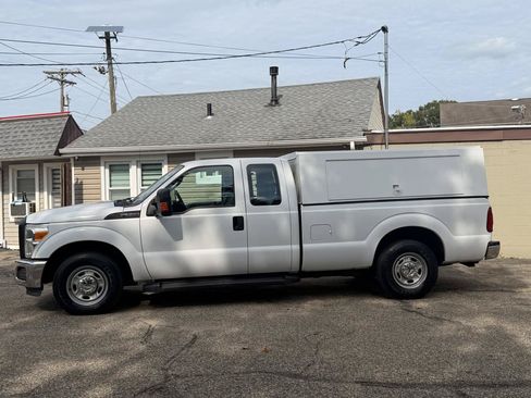 Used 2016 Ford F250 XL w/ Power Equipment Group RWD image 3
