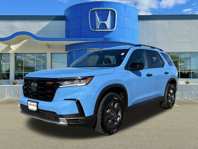 Used 2025 Honda Pilot TrailSport image 5