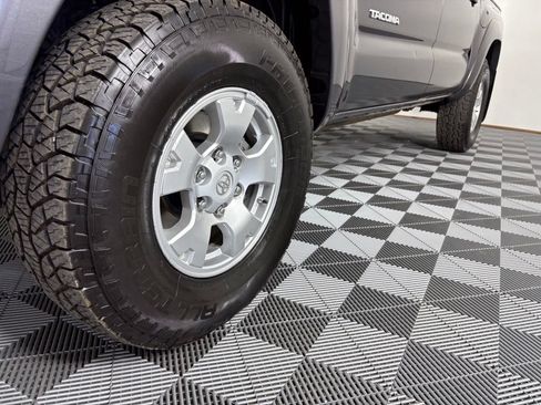Used 2011 Toyota Tacoma 4x4 Double Cab w/ SR5 Pkg #2 image 13