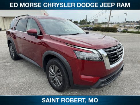 Used 2024 Nissan Pathfinder SV FWD image 1