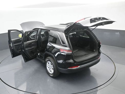 Used 2025 Jeep Grand Cherokee Laredo image 67