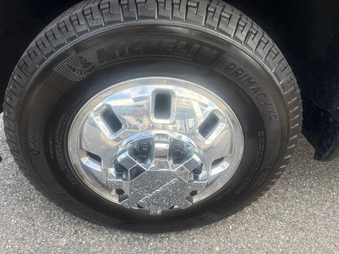 Used 2024 GMC Sierra 3500 Denali Ultimate AWD/4WD image 4