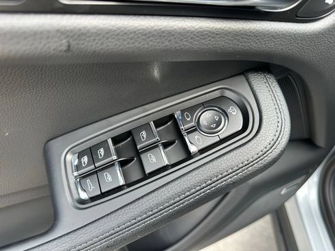 Used 2026 Porsche Macan AWD/4WD image 21