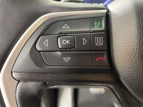 Used 2024 Jeep Grand Cherokee L Laredo image 24