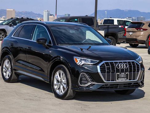 Used 2025 Audi Q3 2.0T Premium Plus w/ Premium Plus Package image 3