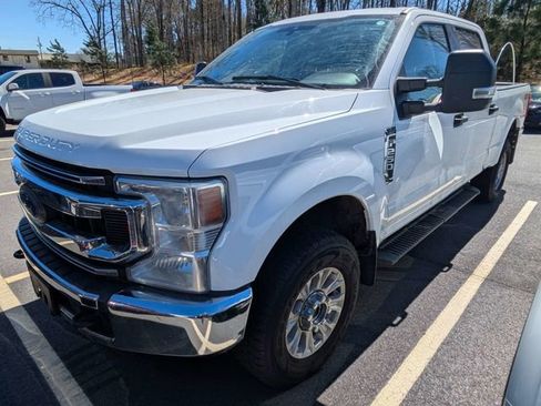 Used 2022 Ford F250 XLT w/ Camper Package image 2
