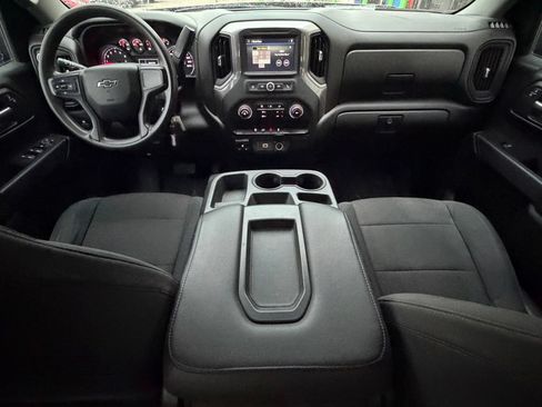 Used 2019 Chevrolet Silverado 1500 Custom Trail Boss w/ Custom Convenience Package AWD/4WD image 8