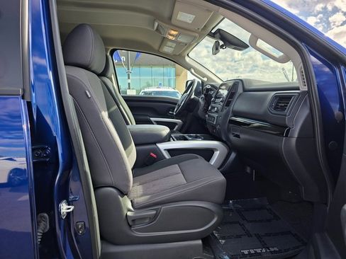 Used 2024 Nissan Titan SV w/ SV Convenience Package image 10