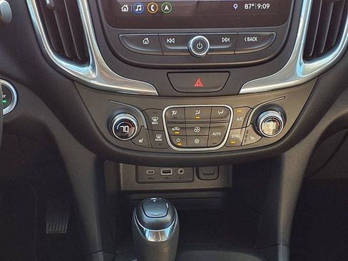 Used 2020 Chevrolet Equinox LT FWD image 14