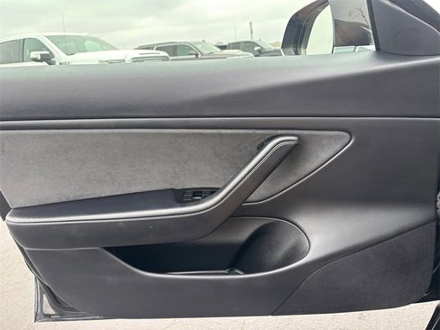 Used 2018 Tesla Model 3 Mid Range image 16