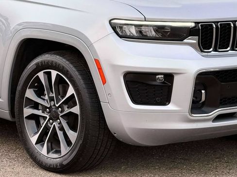 Certified 2023 Jeep Grand Cherokee L Overland w/ Luxury Tech Group IV AWD/4WD image 10