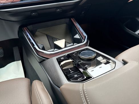 Used 2025 BMW X3 xDrive30i w/ Convenience Package image 9