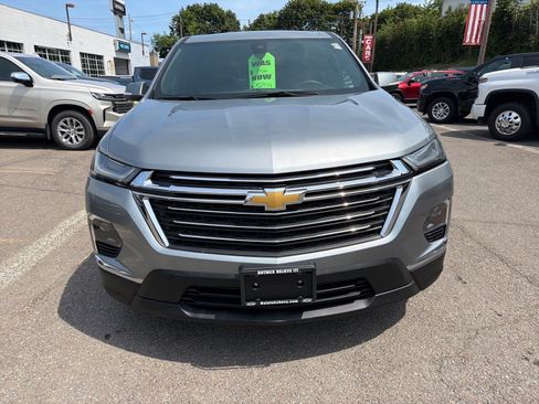 Used 2023 Chevrolet Traverse LT AWD/4WD image 3