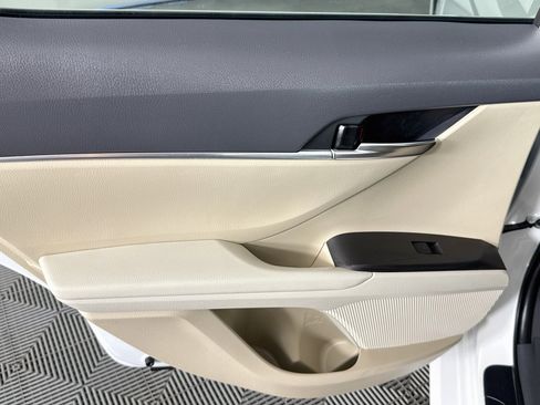 Used 2021 Toyota Camry LE FWD image 23