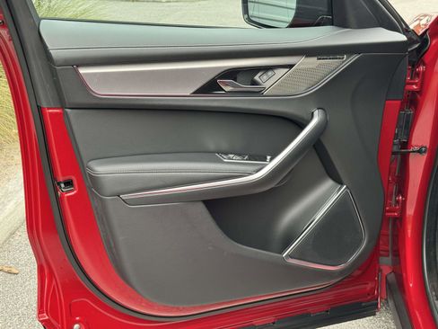 Used 2023 Jaguar F-PACE R-Dynamic S image 19