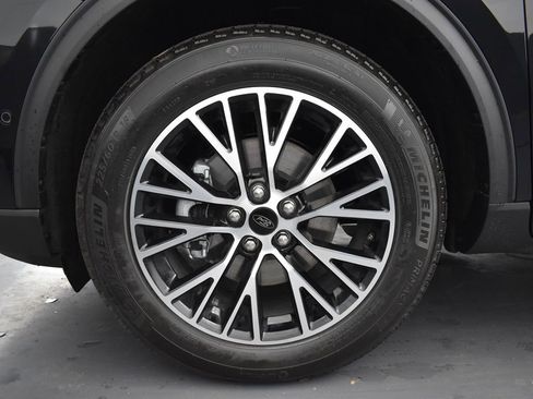 New 2024 Ford Escape SE w/ PHEV Premium Package image 28