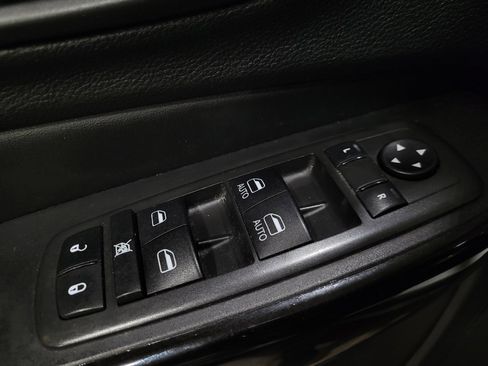 Used 2021 Jeep Cherokee Latitude Plus AWD/4WD image 27