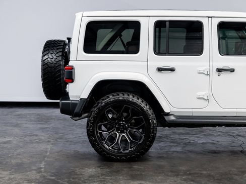 Used 2022 Jeep Wrangler Sahara image 26