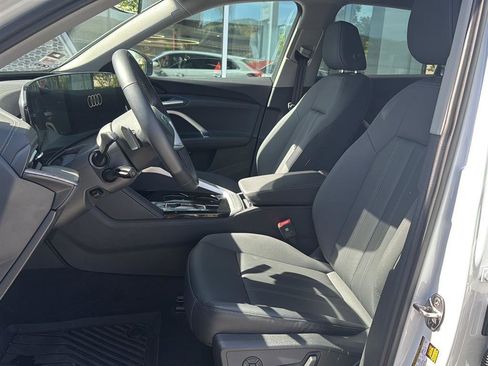 Used 2025 Audi Q5 Premium w/ Convenience Package image 12