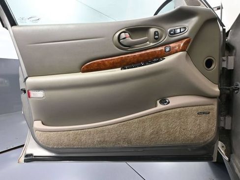 Used 2002 Buick Le Sabre Limited FWD image 18